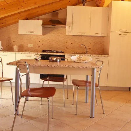 Da Conte Al Vicoletto Couette-café Fondi